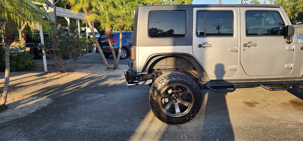 2016 Jeep Wrangler Unlimited Sahara photo