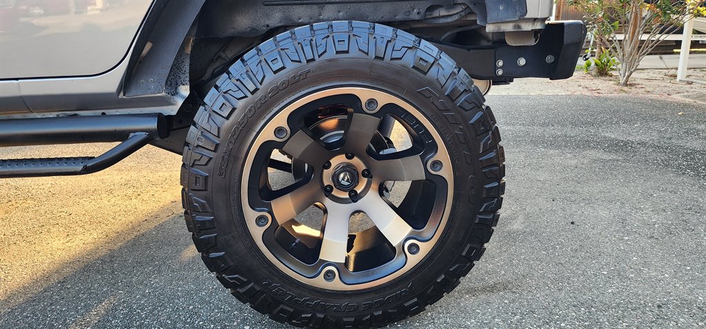 2016 Jeep Wrangler Unlimited Sahara photo