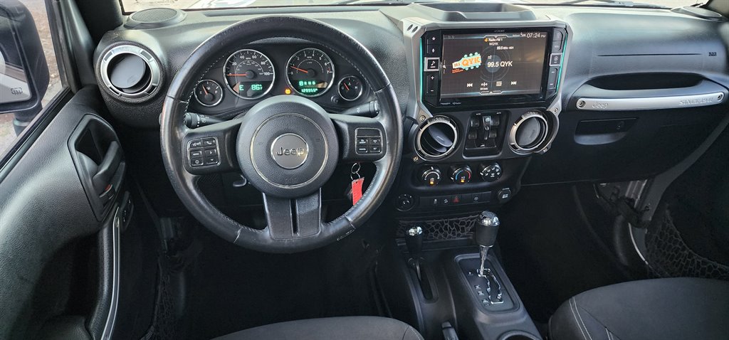 2016 Jeep Wrangler Unlimited Sahara photo