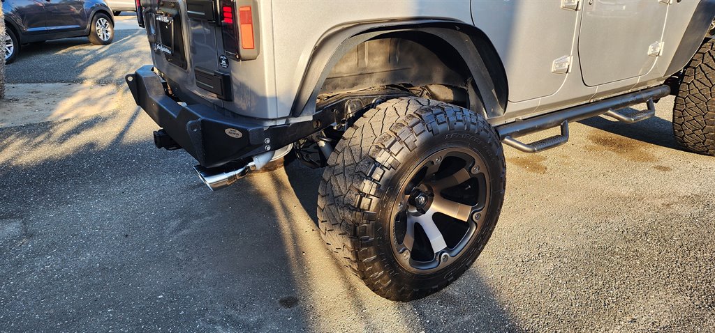 2016 Jeep Wrangler Unlimited Sahara photo