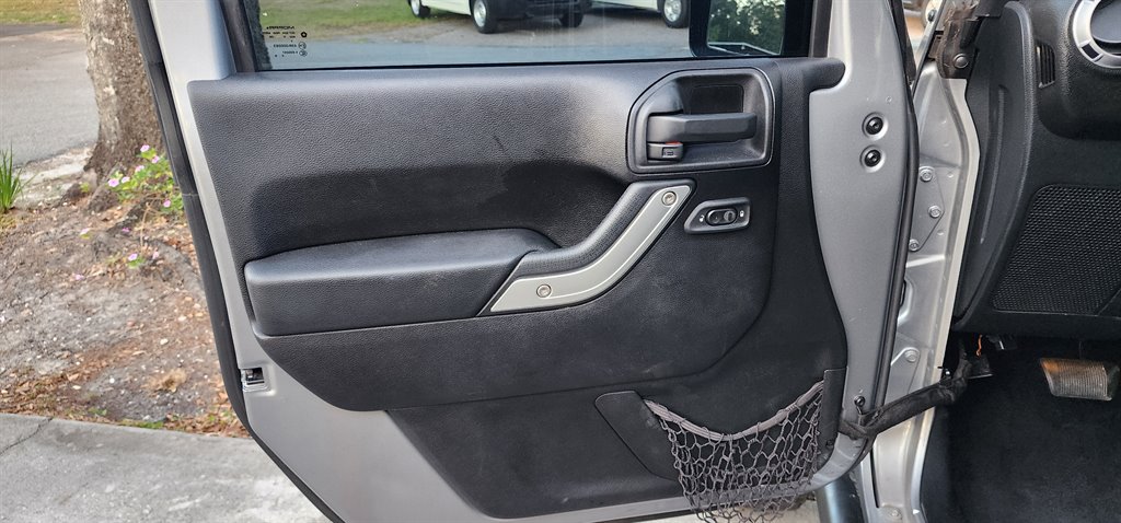2016 Jeep Wrangler Unlimited Sahara photo