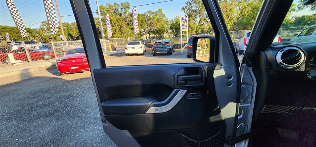 2016 Jeep Wrangler Unlimited Sahara photo