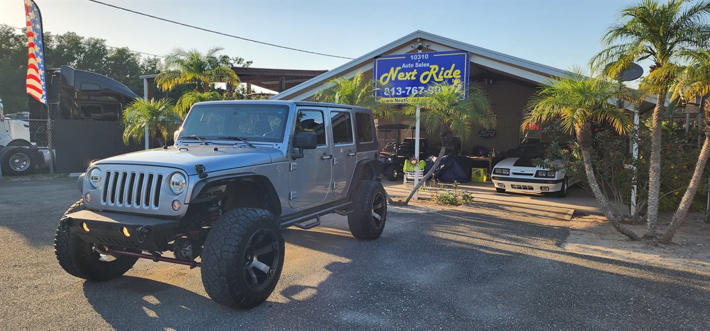 2016 Jeep Wrangler Unlimited Sahara photo