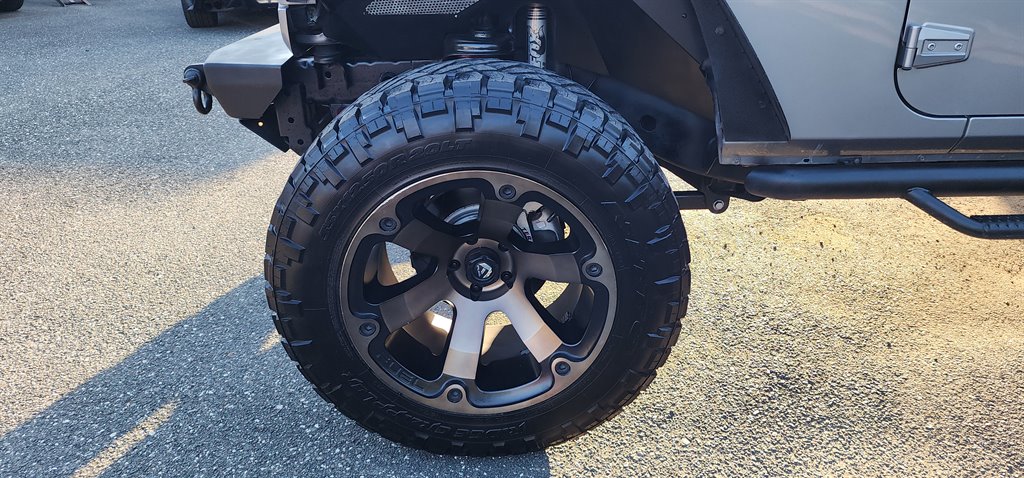 2016 Jeep Wrangler Unlimited Sahara photo