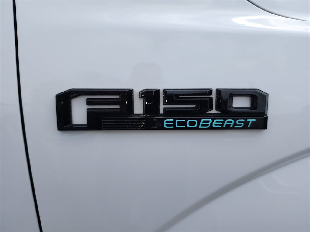 2016 Ford F150 Lariat photo