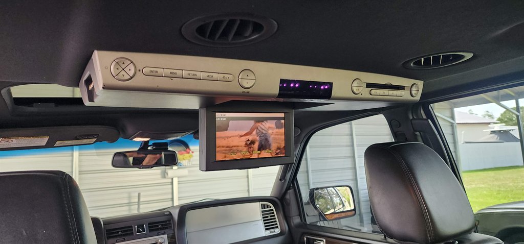 2010 Lincoln Navigator - $8,995