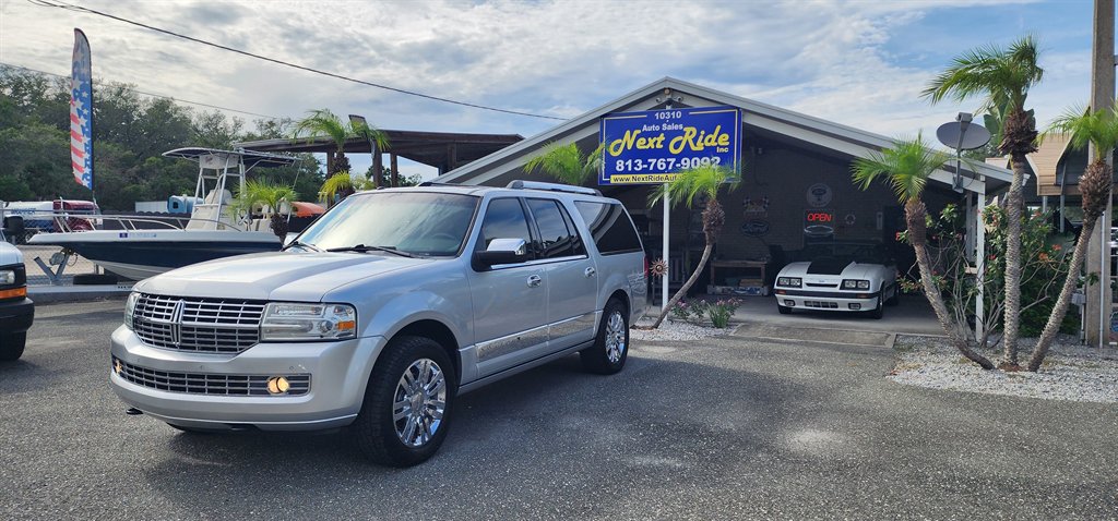 2010 Lincoln Navigator - $8,995