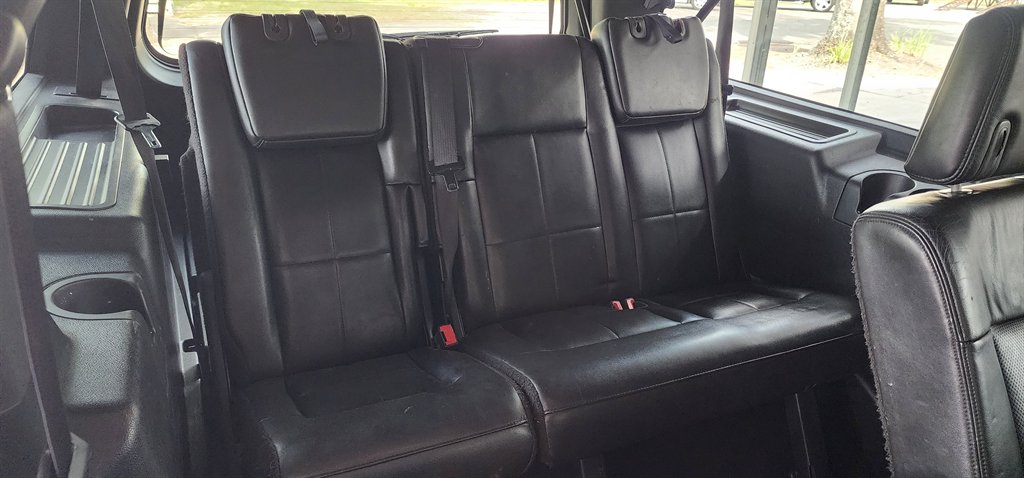 2010 Lincoln Navigator - $8,995