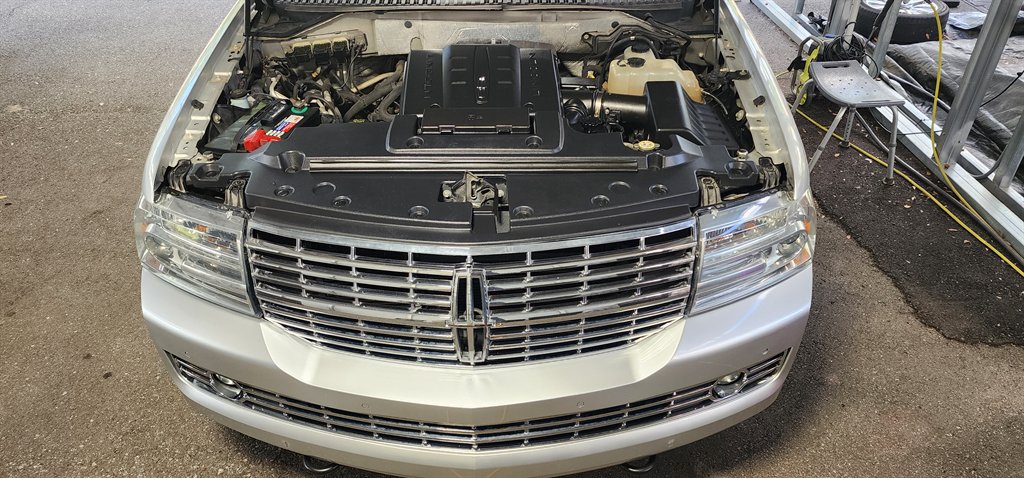 2010 Lincoln Navigator - $8,995