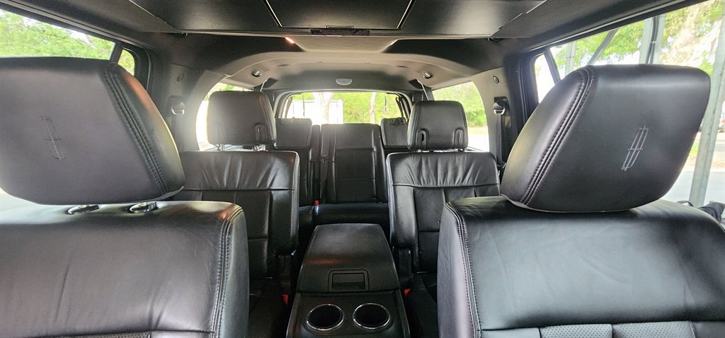 2010 Lincoln Navigator - $8,995