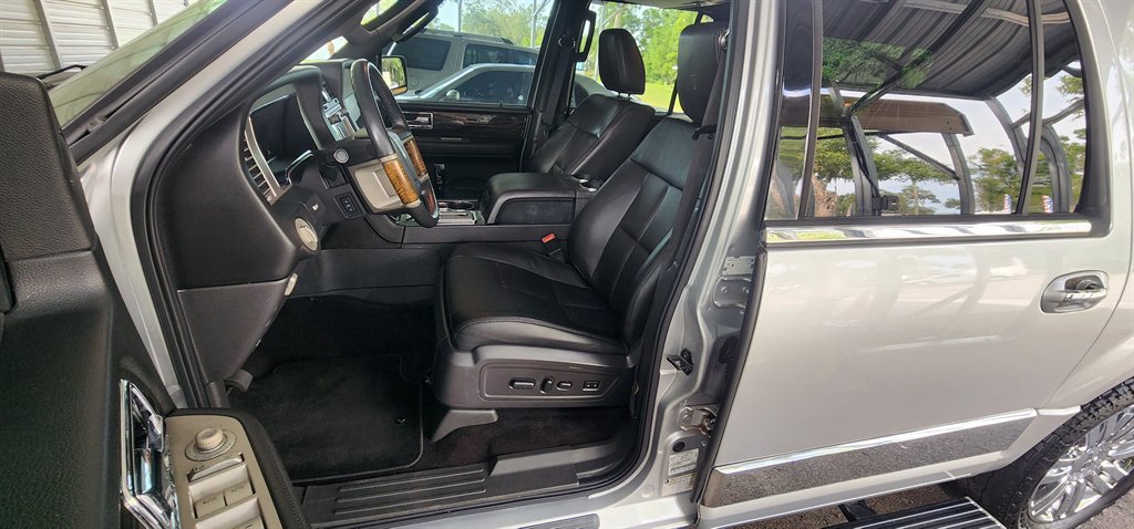 2010 Lincoln Navigator - $8,995