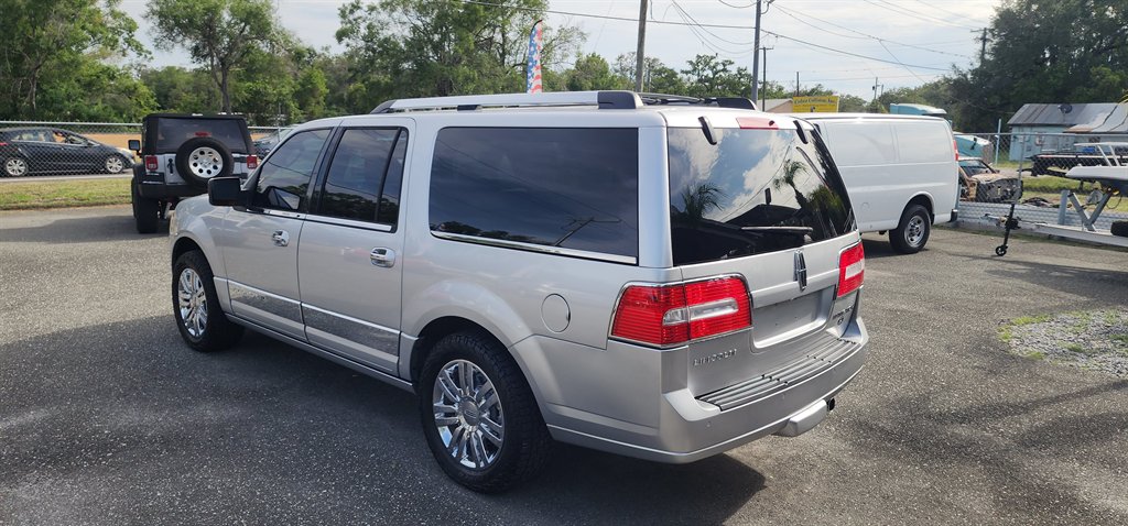 2010 Lincoln Navigator - $8,995