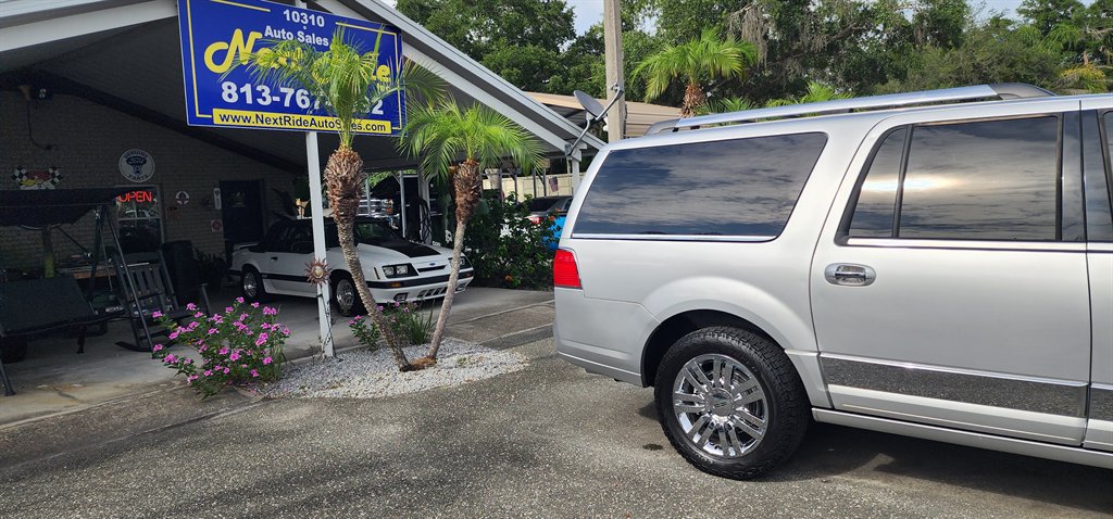 2010 Lincoln Navigator - $8,995