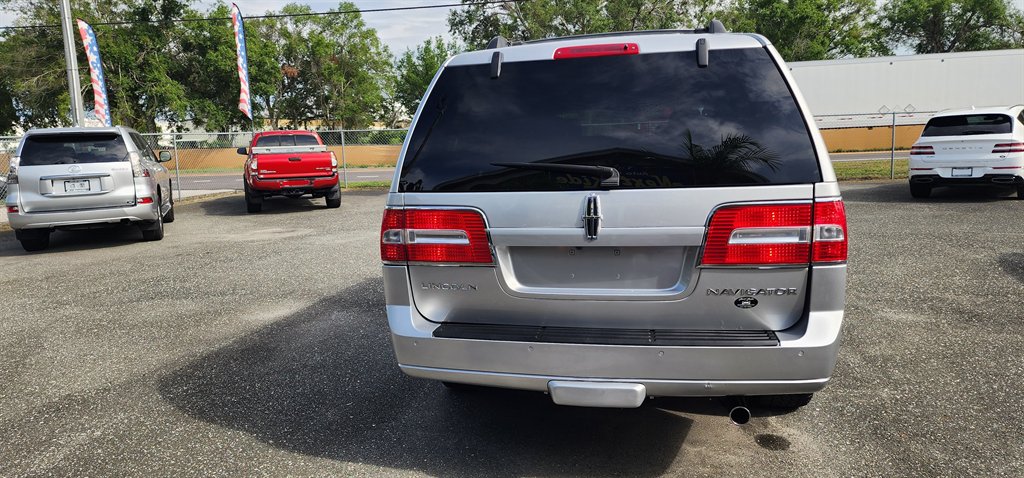 2010 Lincoln Navigator - $8,995