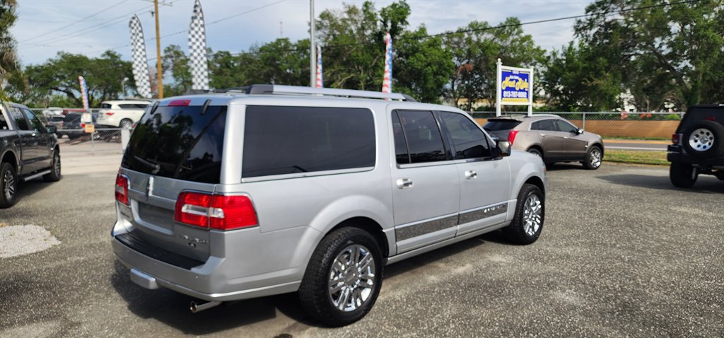 2010 Lincoln Navigator - $8,995