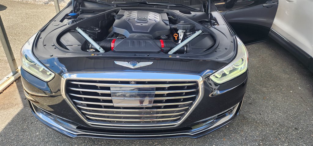 2018 Genesis G90 - $17,995