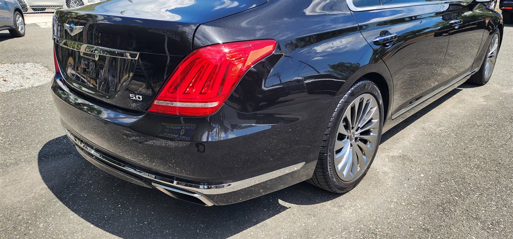 2018 Genesis G90 - $17,995