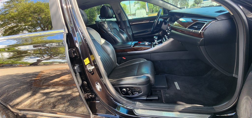 2018 Genesis G90 - $17,995