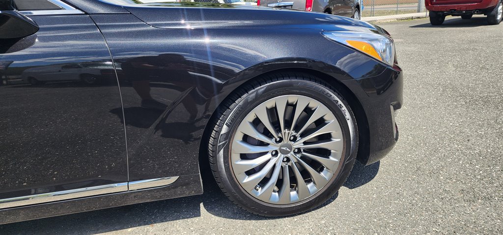 2018 Genesis G90 - $17,995