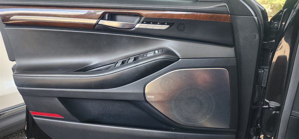 2018 Genesis G90 - $17,995