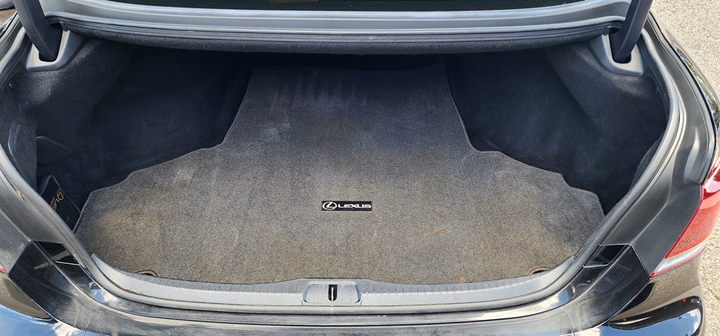 2013 Lexus LS - $20,995