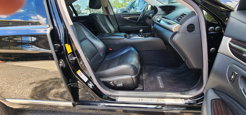 2013 Lexus LS - $20,995