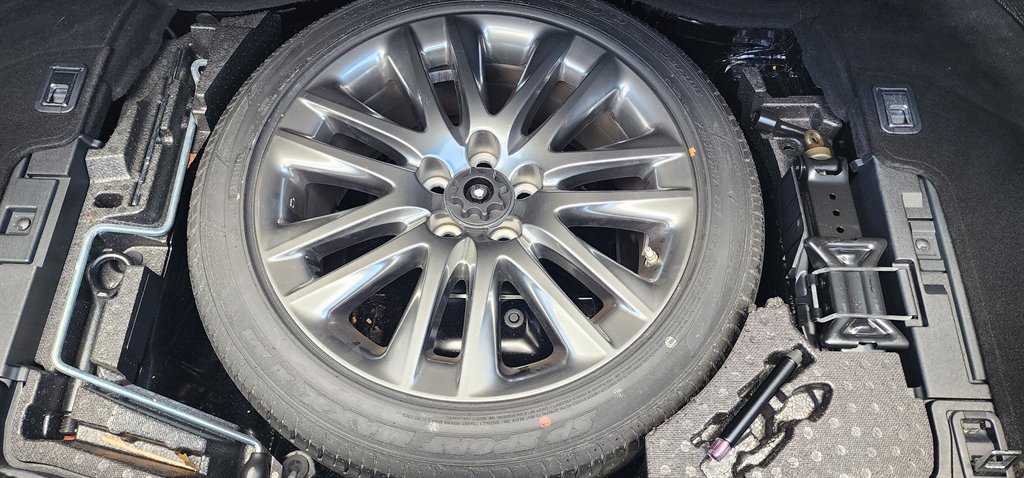 2013 Lexus LS - $20,995