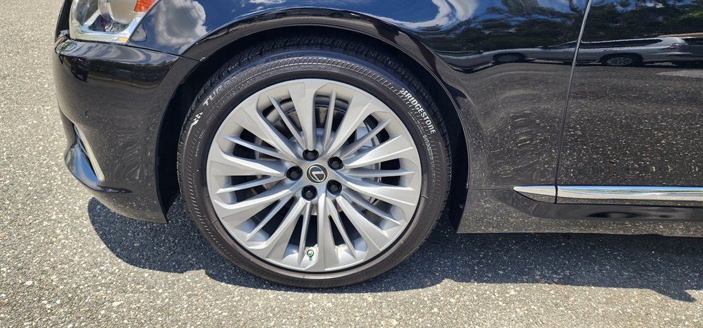2013 Lexus LS - $20,995