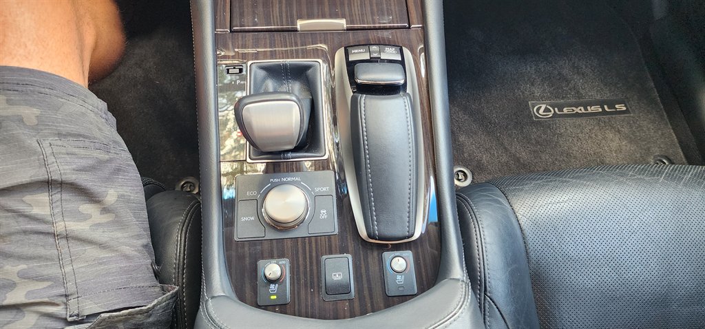 2013 Lexus LS - $20,995