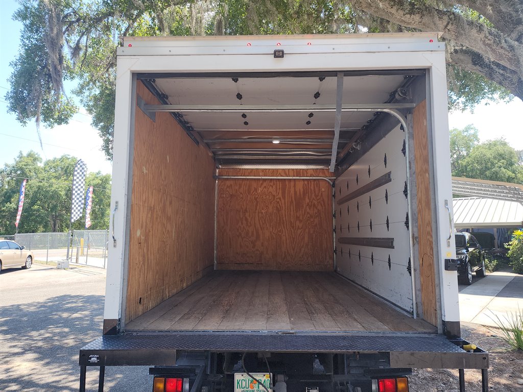 2019 Chevrolet 3500 / 4500 - $22,995