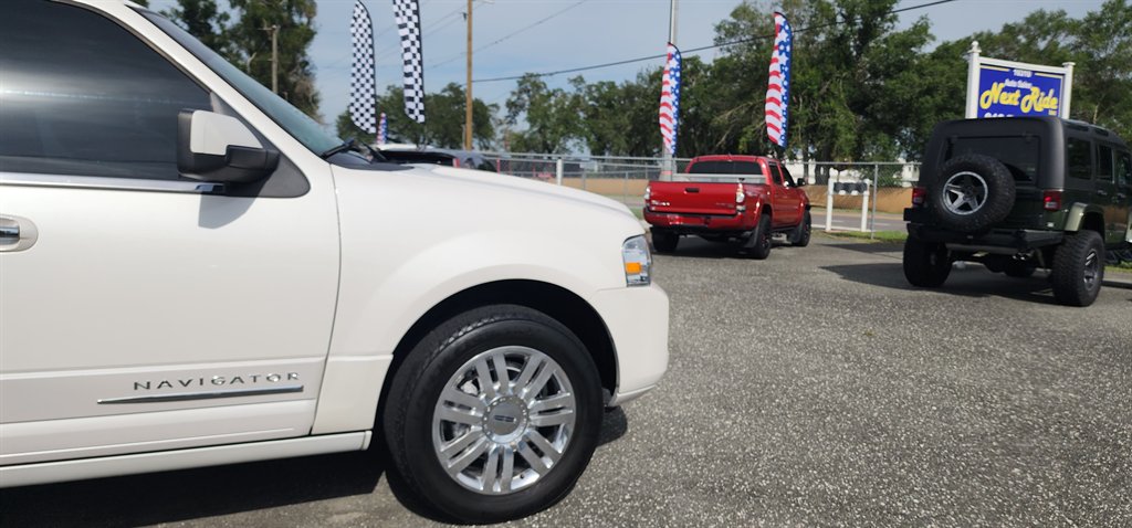 2012 Lincoln Navigator - $8,500