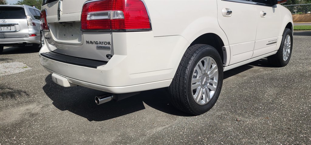2012 Lincoln Navigator - $8,500