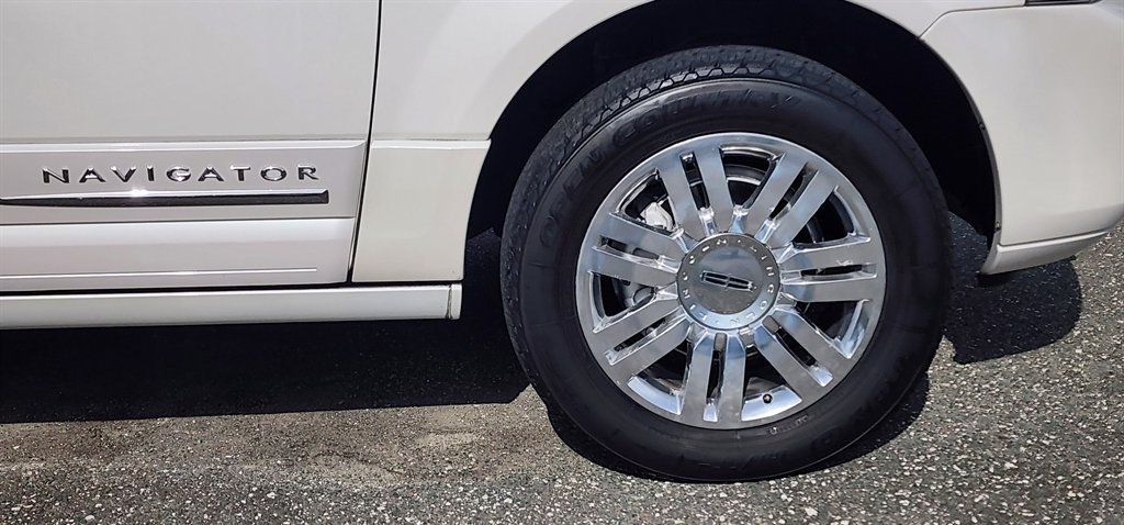 2012 Lincoln Navigator - $8,500