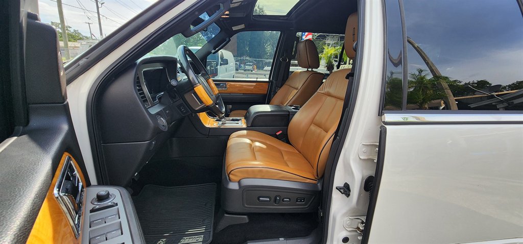 2012 Lincoln Navigator - $8,500