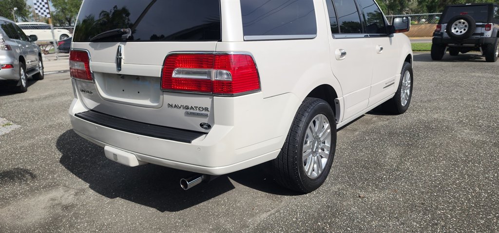 2012 Lincoln Navigator - $8,500