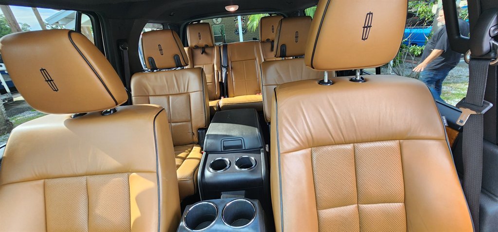 2012 Lincoln Navigator - $8,500