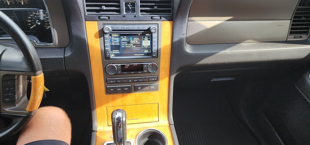 2012 Lincoln Navigator - $8,500