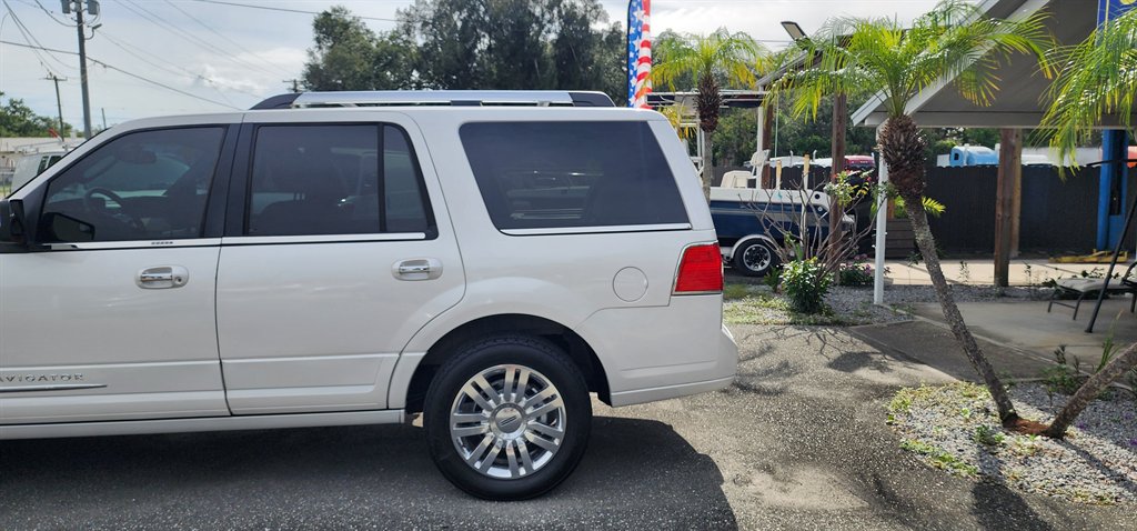 2012 Lincoln Navigator - $8,500