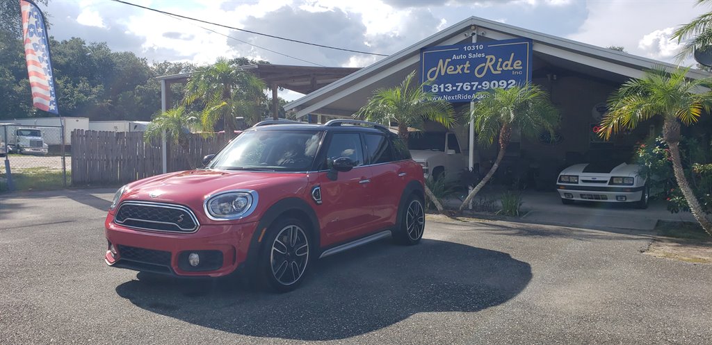 The 2018 MINI Cooper Countryman S ALL4 Cooper Works photos