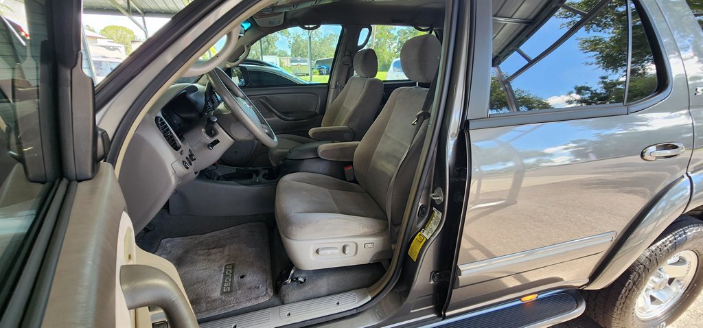2006 Toyota Sequoia - $5,995