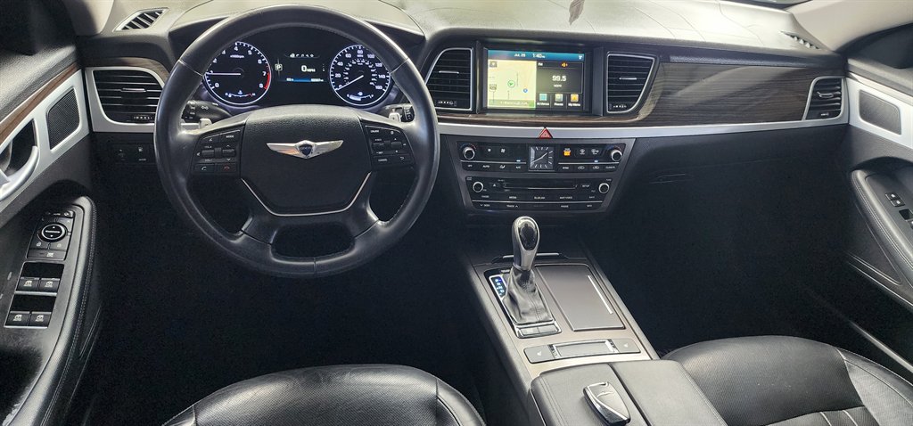 2015 Hyundai Genesis - $9,995