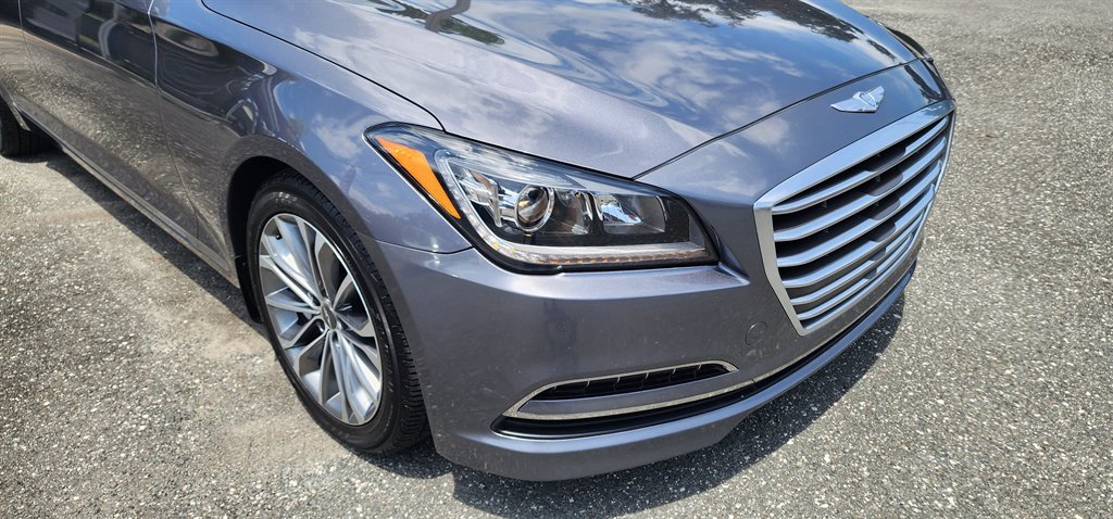 2015 Hyundai Genesis - $9,995