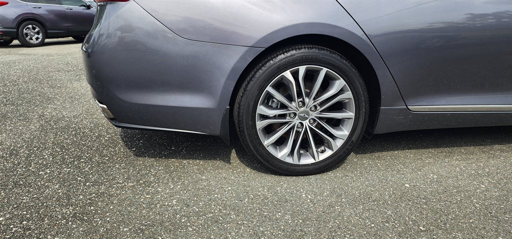 2015 Hyundai Genesis - $9,995