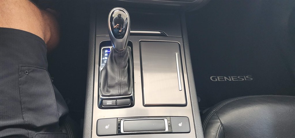2015 Hyundai Genesis - $9,995