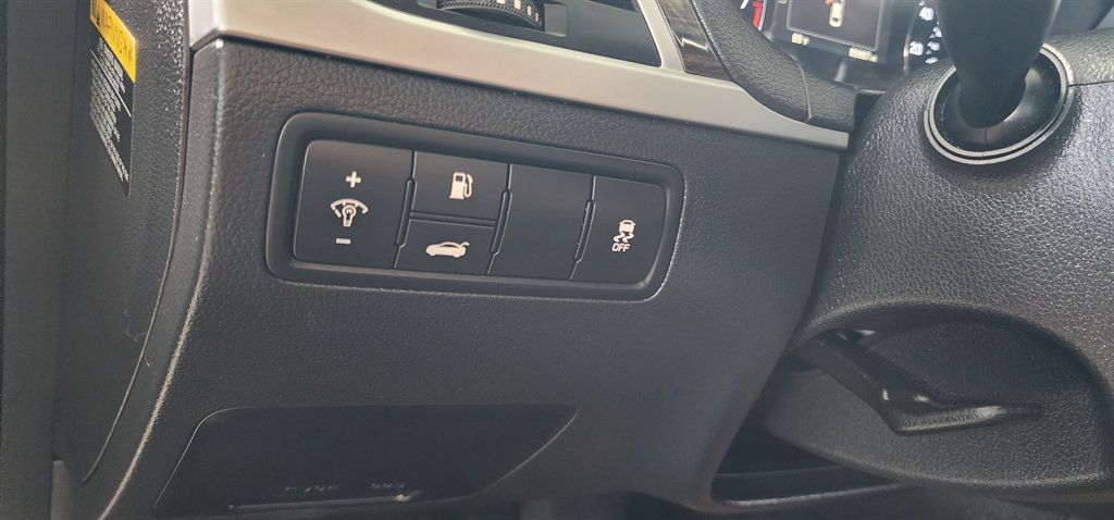 2015 Hyundai Genesis - $9,995
