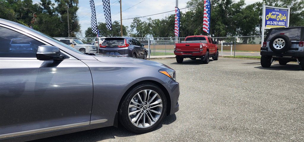 2015 Hyundai Genesis - $9,995