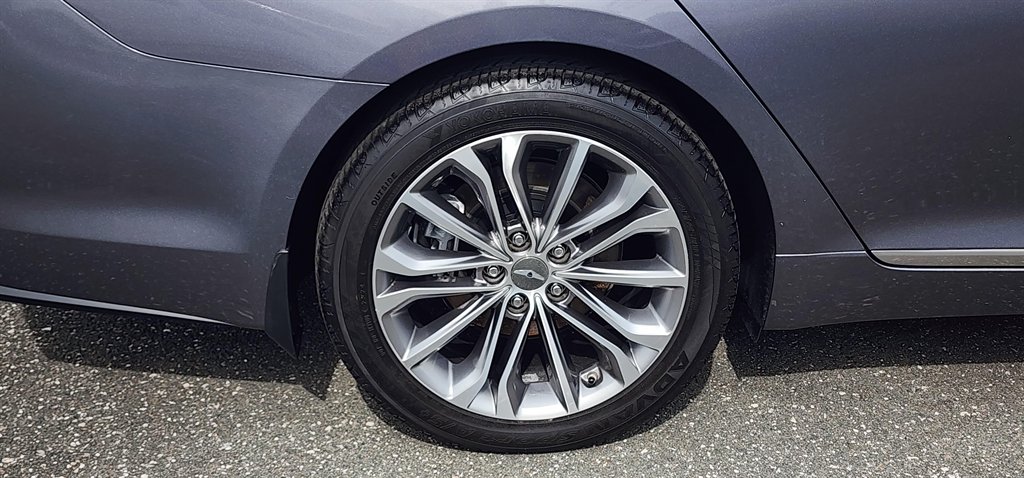2015 Hyundai Genesis - $9,995
