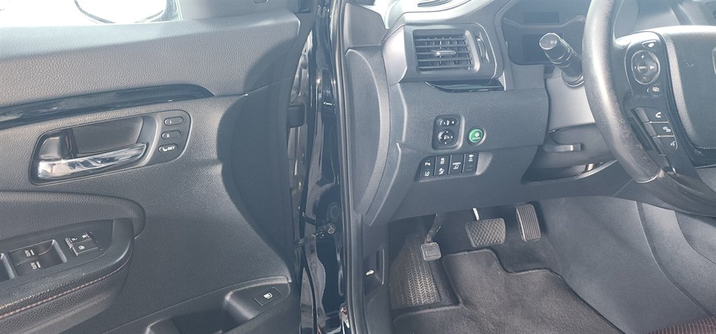 2020 Honda Ridgeline - $21,500