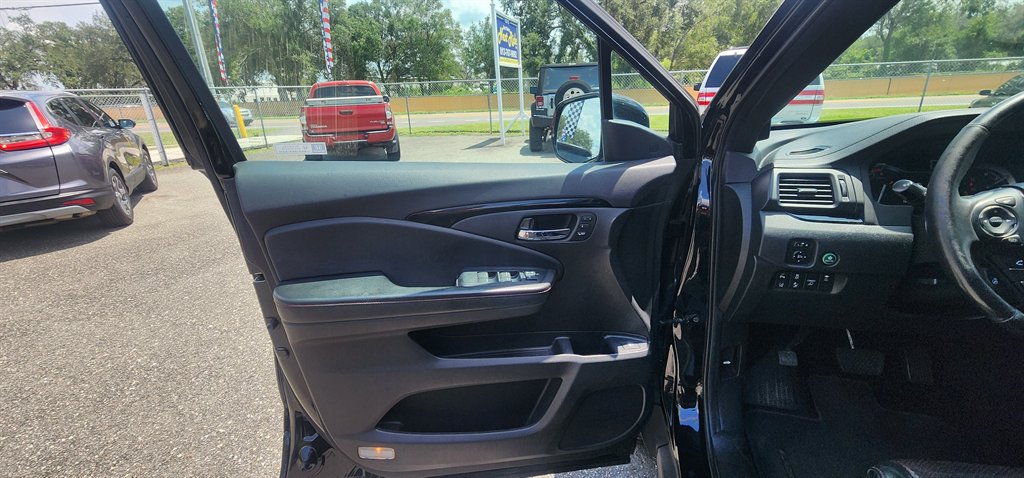 2020 Honda Ridgeline - $21,500