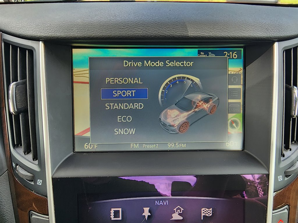 2014 Infiniti Q50 photo